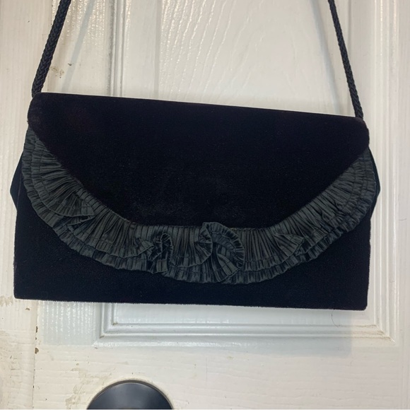 Andre Cellini Vintage Velvet Crossbody Clutch - Picture 3 of 15